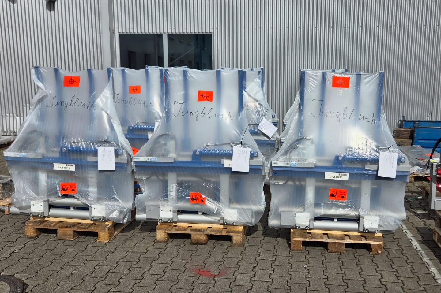 Am Dienstag, den 17.03.2026 durften wir besondere Gäste bei uns begrüßen:Das Fullserviceteam der Jungbluth Fördertechnik @jungbluthgruppe war im Rahmen einer Produktschulung und anschließenden Werksführung bei uns zu Besuch.In spannenden Gesprächen konnten wir fachsimpeln und uns über die täglichen Herausforderungen im Arbeitsalltag austauschen.Vielen Dank für euren Besuch und die gemeinsame Zeit - wir freuen uns schon auf ein Wiedersehen!